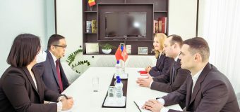 Ambasadorul Chinei, Vlad Bătrîncea și Olga Cebotari au discutat soluții pentru rezolvarea crizei economice în Republica Moldova