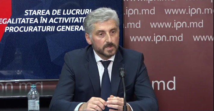 Fostul procuror general își revendică mandatul și cere anularea decretului, semnat de Igor Dodon, în 2019