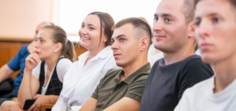 Din 2023 adulții vor beneficia gratuit de cursuri de limbă română