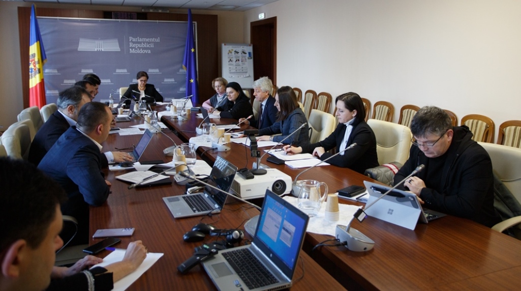 Sistemele informaționale de management a documentelor, examinate de Comisia parlamentară de profil