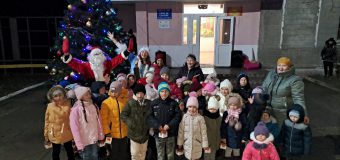 Echipa Partidului „ȘOR” a desfășurat și în acest an campania de inaugurare a pomilor de Crăciun, în localitățile administrate de reprezentanții formațiunii