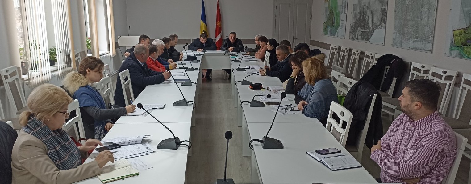 Ședință de lucru la Florești privind gestionarea gunoiștii din apropierea Aeroportului Internațional Mărculești