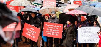Protest la Parlament: Programul lui Ilan Șor, singura soluție de scoatere a țării din criză