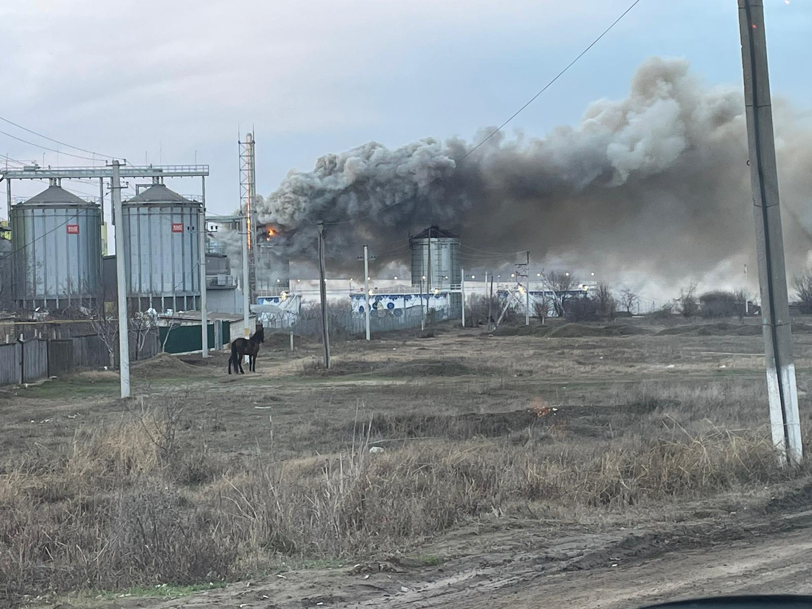 Un alt incendiu la Portul Internațional Liber Giurgiulești. Alt rezervor cu șrot a luat foc