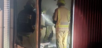 Un depozit cu cisterne cu miere și alte bunuri a luat foc. Pompierii au intervenit