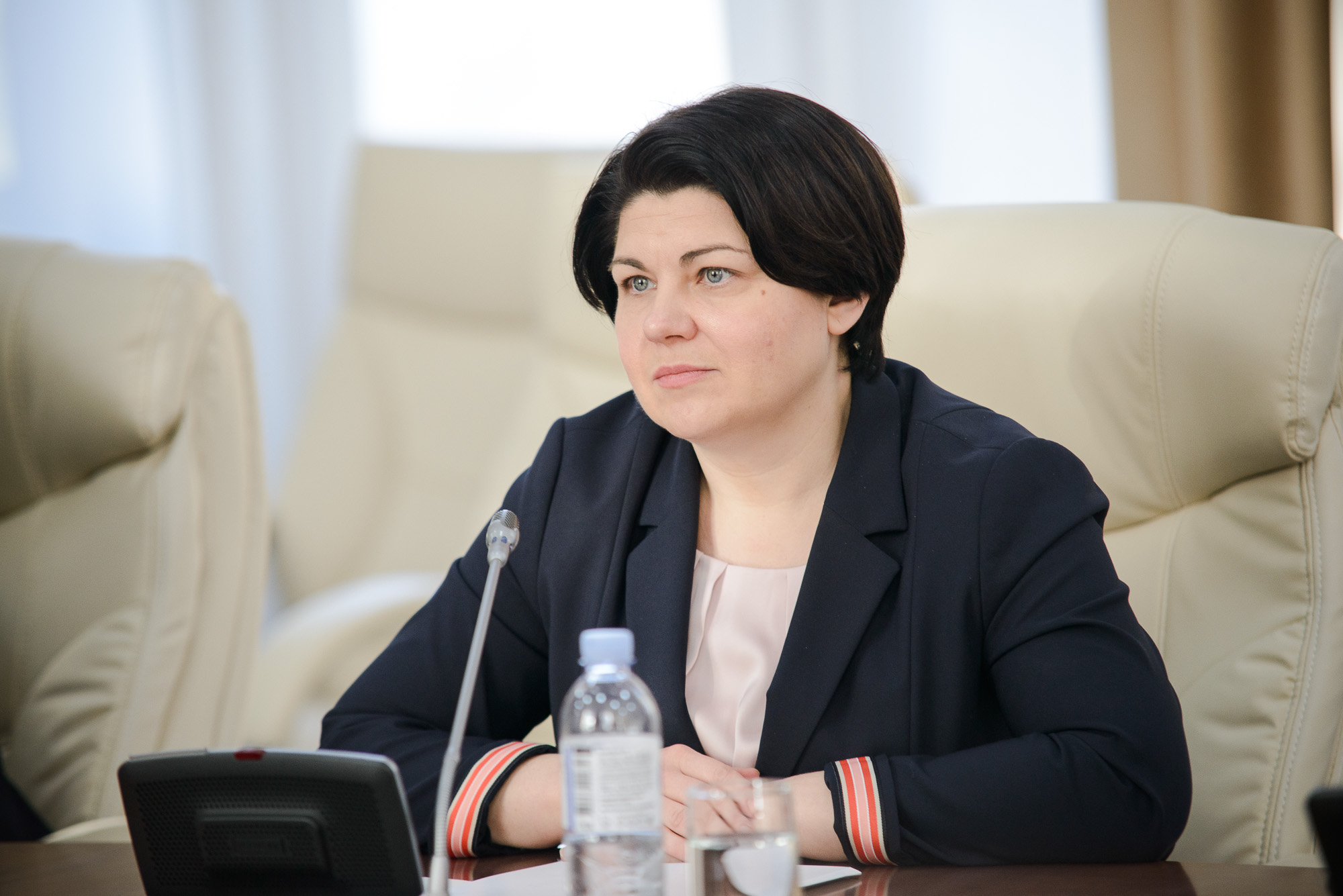 Natalia Gavrilița a plecat de la Guvern cu unele cadouri care le-a primit în cadrul întâlnirilor oficiale