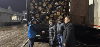 Primul lot cu lemn de foc din România a ajuns în Republica Moldova