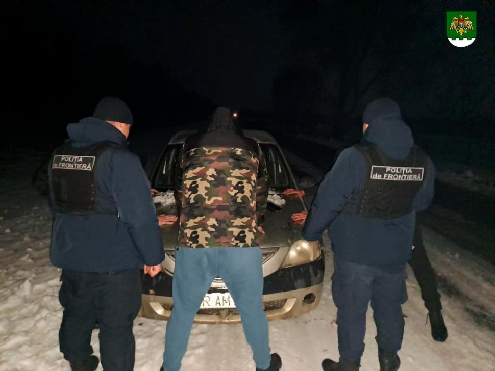 Un moldovean „ajuta” străinii să treacă ilegal frontiera