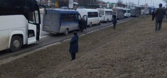 Autocare blocate la intrarea în Capitală