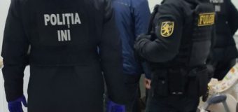 Au răpit un bărbat, l-au ținut 3 zile în beci și amenințat cu moartea pentru a obține 200 mii dolari. Bărbatul s-a adresat oamenilor legii