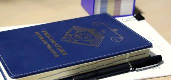 Pedeapsă de 11 ani de închisoare, pentru un tânăr, care a comis mai multe episoade de jaf, escrocherie și furt