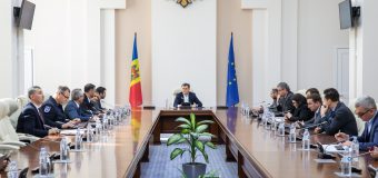 Decizii CSE: Fără simboluri corporative la manifestații publice, ajustări la repartizarea lemnului de foc, este sistată activitatea Centrului Unic de Gestionare a Crizei