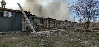 Un depozit cu ceară din Cahul s-a aprins