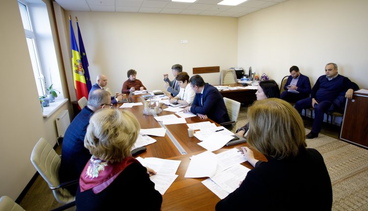 Alocațiile lunare suplimentare pentru mai multe categorii de populație vor crește – inițiativă legislativă a deputaților Igor Grosu, Boris Marcoci și Dan Perciun