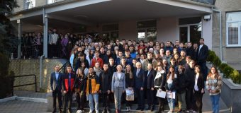 Peste 200 elevi participă la Olimpiada Republicană de Matematică