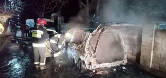 Un automobil a luat foc în orășelul Codru