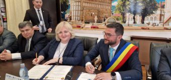 A fost semnat Acordul de înfrățire dintre Pretura sectorului Ciocana, Chișinău și municipiul Piatra Neamț, România