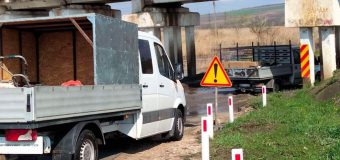 Un drum a fost inundat în urma reversării râului Bîc