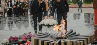 Ion Ceban a depus flori la Complexul Memorial „Eternitate”: Este de datoria noastră să ținem minte trecutul și să nu mai avem niciodată astfel de orori