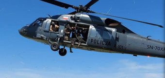 Antrenamentele moldo-poloneze se încheie printr-un exercițiu demonstrativ comun al polițiștilor, cu implicarea elicopterului “Black Hawk”