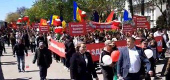 Deputații neafiliați Nesterovschi și Lozovan au organizat la Bălți un marș dedicat sărbătorii de 1 mai