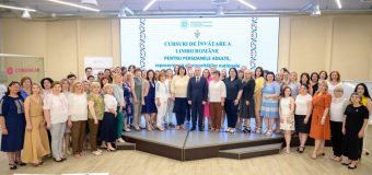 Formatorii, care vor preda cursuri de limbă română pentru alolingvi, participă la cursuri de perfecționare