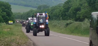 (VIDEO) Peste 200 tractoare se îndreaptă spre Capitală