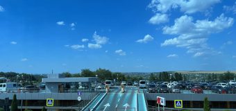 Administrația Aeroportului, despre parcarea ocupată de mașini ucrainene: Ne asumăm