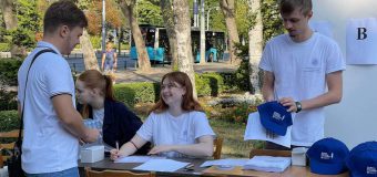(FOTO) A început înscrierea la Marea Dictare Națională
