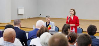 Maia Sandu a discutat cu oamenii din 3 sate din Ialoveni