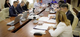 Curtea de Conturi a prezentat în ședința Comisiei parlamentare de profil concluziile auditului la mun. Chișinău