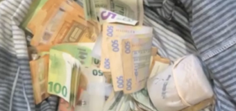 Taximetrist, șantajat cu o datorie inventată de peste 170 mii lei: Doi bărbați – arestați