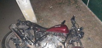Un motociclist s-a tamponat într-un pilon electric și a decedat