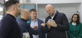 Vladimir Bolea la laboratorul „Vitrohub Moldova”: Este un exemplu de succes