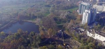 Percheziții într-un caz de deposedare ilicită a statului de un teren, pe care l-au înstrăinat ulterior cu 2 mln. euro