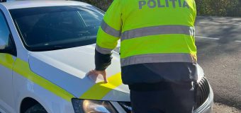Doi polițiști din cadrul Serviciului patrulare Ialoveni-Hîncești, reținuți de CNA pentru corupere pasivă. Ar fi pretins și primit 1500 de euro de la un șofer