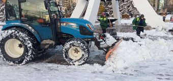 Ion Ceban: Toată noaptea, angajații serviciilor Primăriei Chișinău, alături de reprezentanții preturilor de sector, au fost în teren