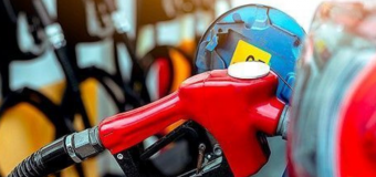 Prețul benzinei scade tot mai mult spre nivelul minim înregistrat în acest an