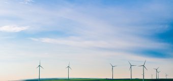 Licitațiile de construcție a capacităților mari de energie regenerabilă se vor desfășura în perioada aprilie-iulie 2024