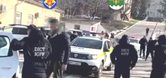 Opt ucraineni transportați ilegal în Moldova, prin regiunea din stânga Nistrului, cu până la $10.000. Doi bărbați – reținuți