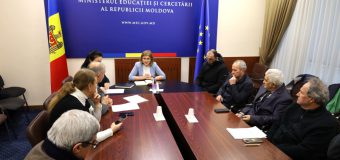 Calitatea manualelor școlare, discutată cu reprezentanții editurilor