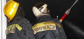 Pompierii au lichidat un incendiu a unei locuințe. O femeie a suferit arsuri