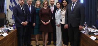 Procesul de integrare europeană a Republicii Moldova va beneficia de expertiza Greciei și României. A fost semnat Memorandumul de înțelegere la nivel parlamentar