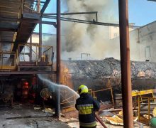 Intervenția pompierilor din capitală la lichidarea unui incendiu pe strada Grenoble 163/2