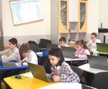 Elevii de la două licee din Chișinău au susținut testul la matematică în format digital