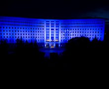 (VIDEO) Clădirea Parlamentului a fost iluminată în culorile drapelului UE