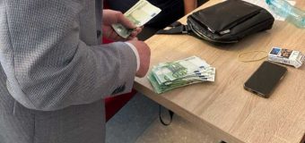 Un bărbat din capitală ar fi încercat să soluționeze o sesizare depusă la poliție în schimbul a 7 mii de euro