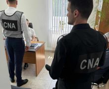 Un avocat din capitală a fost reținut de CNA în momentul returnării unei mite, în valoare de 4 mii de euro, primite anterior