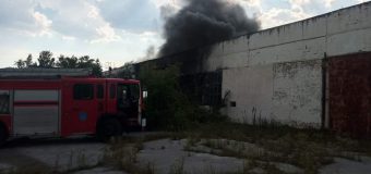 IGSU a lichidat un incendiu în Edineț