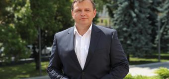 Andrei Năstase cere deputaților să introducă alocația lunară pentru copiii din Moldova